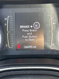 2019 Jeep Cherokee Latitude Plus   - Photo 9 - National City, CA 91950