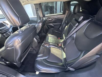 2019 Jeep Cherokee Latitude Plus   - Photo 11 - National City, CA 91950