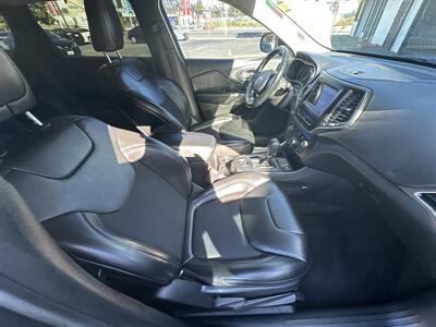 2019 Jeep Cherokee Latitude Plus   - Photo 13 - National City, CA 91950