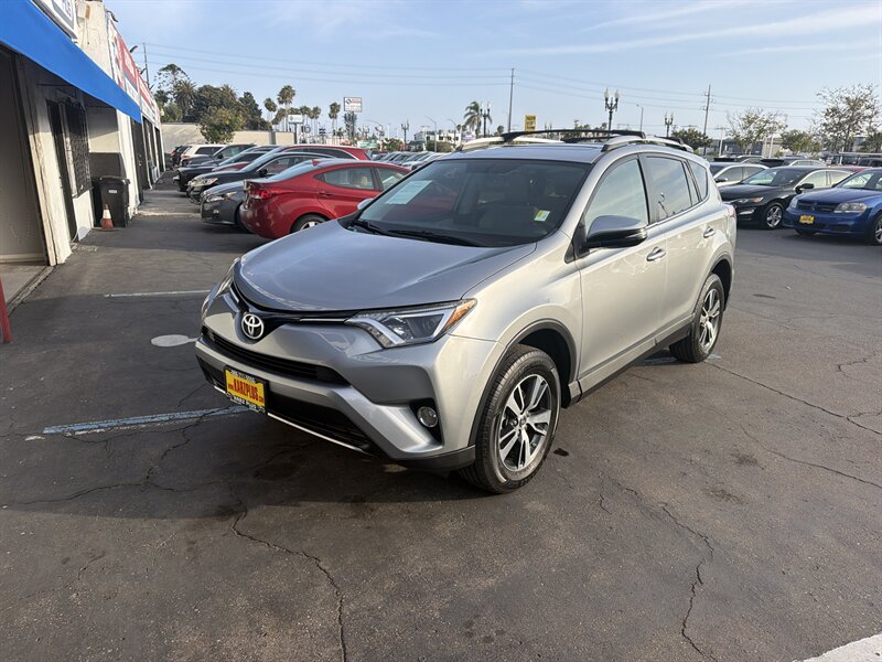 2016 Toyota RAV4 XLE's photo