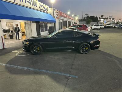 2015 Ford Mustang V6   - Photo 2 - 