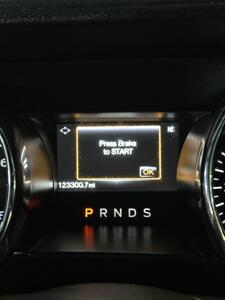 2015 Ford Mustang V6   - Photo 9 - 