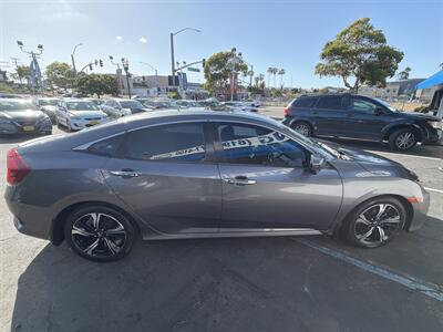 2017 Honda Civic Touring   - Photo 4 - National City, CA 91950