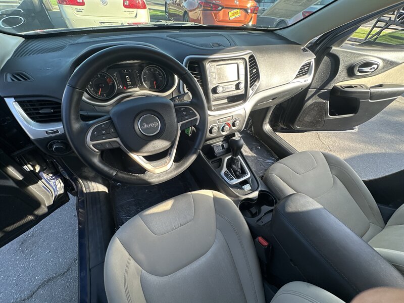2016 Jeep Cherokee Sport - Photo 14 -
