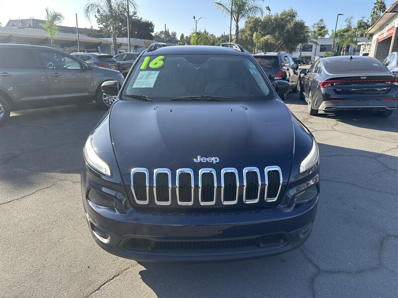 2016 Jeep Cherokee Sport - Photo 7 -