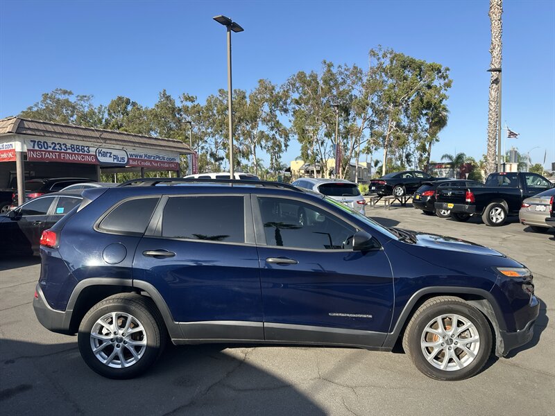 2016 Jeep Cherokee Sport - Photo 2 -