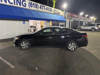 2019 Nissan Altima 2.5 S   - Photo 2 - 