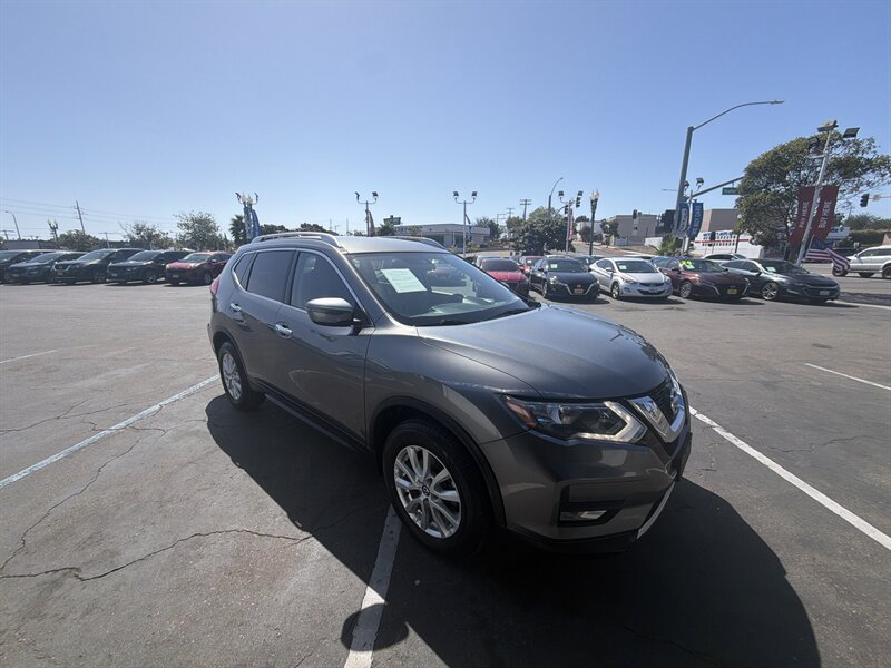 2017 Nissan Rogue SV - Photo 7 - National City, CA 91950