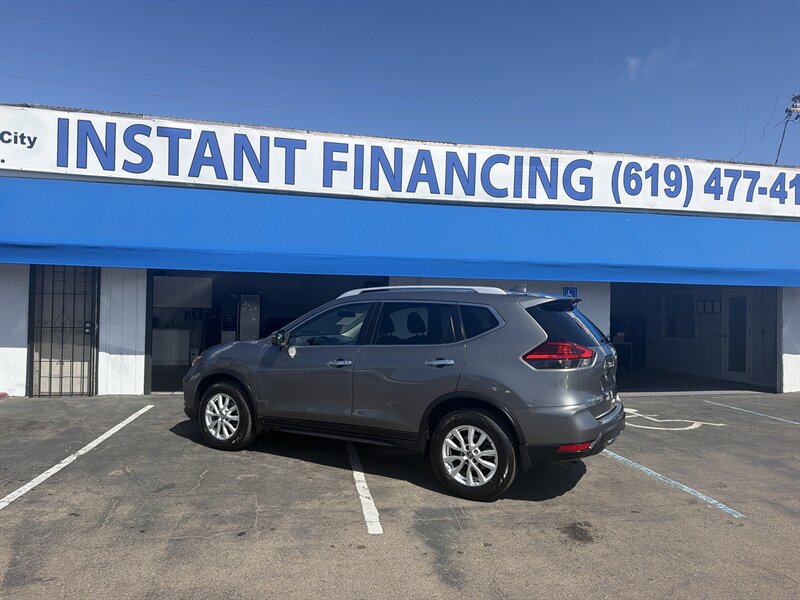 2017 Nissan Rogue SV - Photo 3 - National City, CA 91950