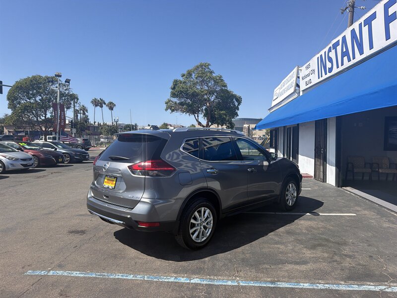 2017 Nissan Rogue SV - Photo 5 - National City, CA 91950
