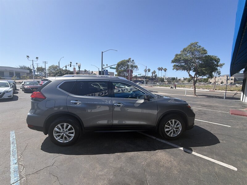 2017 Nissan Rogue SV - Photo 6 - National City, CA 91950