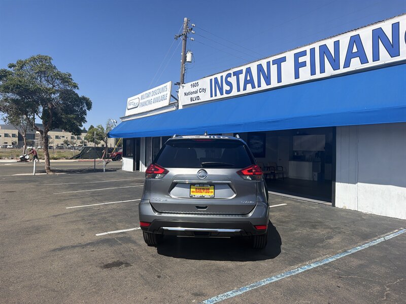 2017 Nissan Rogue SV - Photo 4 - National City, CA 91950