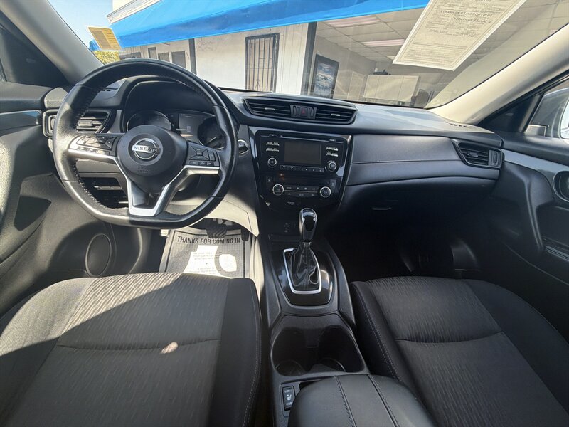 2017 Nissan Rogue SV - Photo 9 - National City, CA 91950