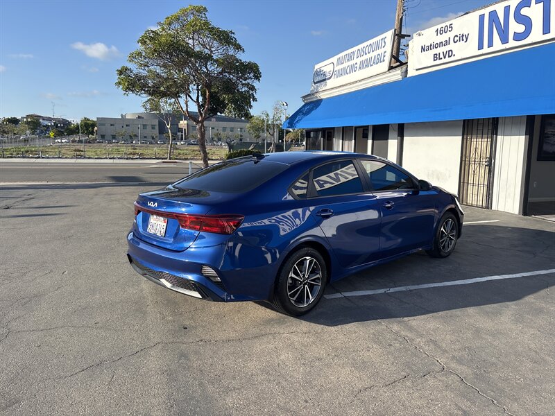 2022 Kia Forte FE LXS photo 4