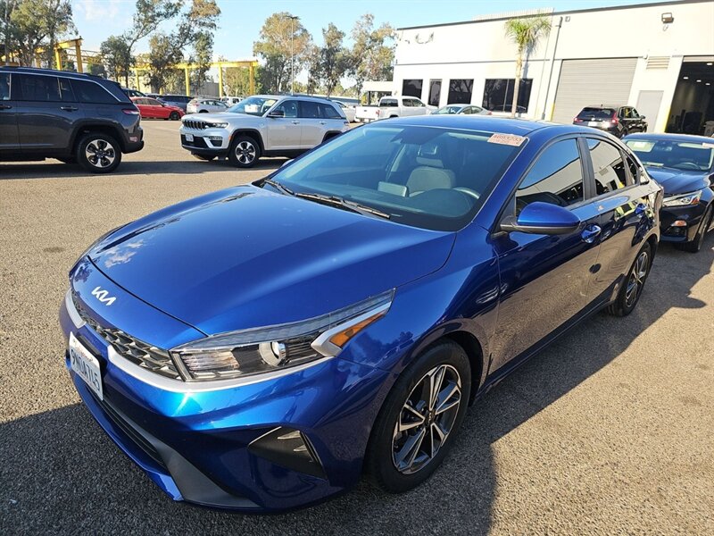 2022 Kia Forte LXS  