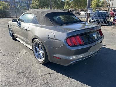 2016 Ford Mustang V6 - Photo 7 -
