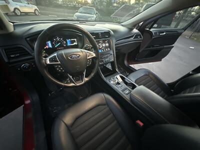 2018 Ford Fusion Hybrid SE   - Photo 13 - 