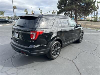 2018 Ford Explorer XLT   - Photo 5 - 