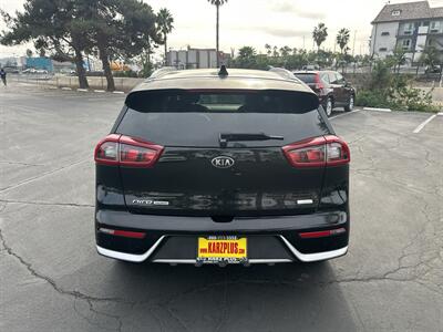 2018 Kia Niro Touring   - Photo 6 - National City, CA 91950