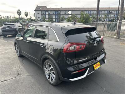 2018 Kia Niro Touring   - Photo 7 - National City, CA 91950