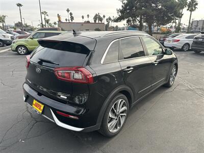 2018 Kia Niro Touring   - Photo 5 - National City, CA 91950