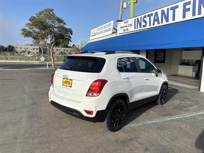 2022 Chevrolet Trax LT   - Photo 4 - National City, CA 91950