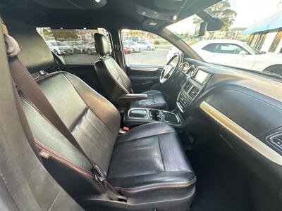 2019 Dodge Grand Caravan GT   - Photo 11 - National City, CA 91950