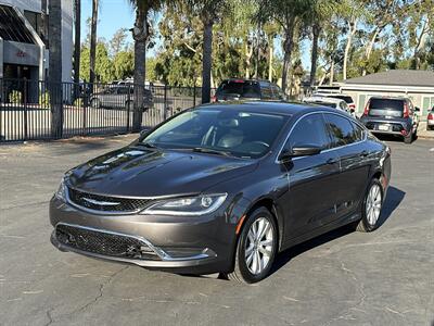 2017 Chrysler 200 Limited   - Photo 2 - 