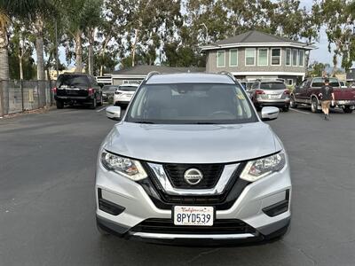 2019 Nissan Rogue SV   - Photo 2 - 