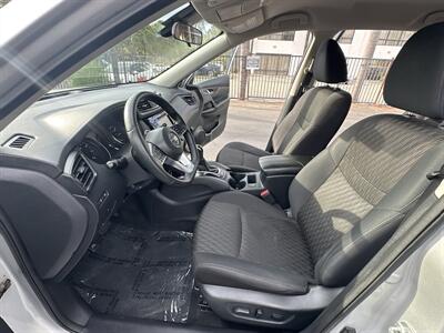 2019 Nissan Rogue SV   - Photo 13 - 