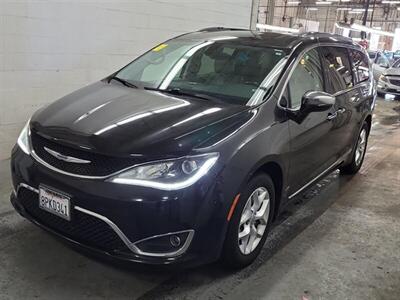 2020 Chrysler Pacifica Limited   - Photo 1 - National City, CA 91950