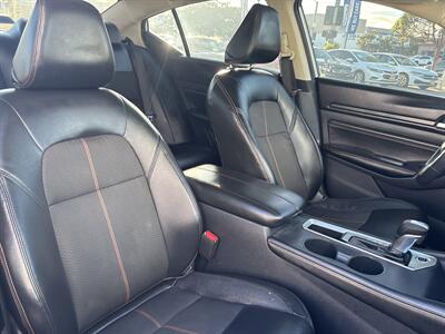 2019 Nissan Altima 2.5 SR   - Photo 11 - 