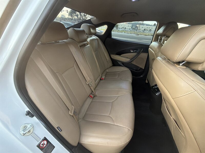 2016 Hyundai Azera - Photo 13 - National City, CA 91950