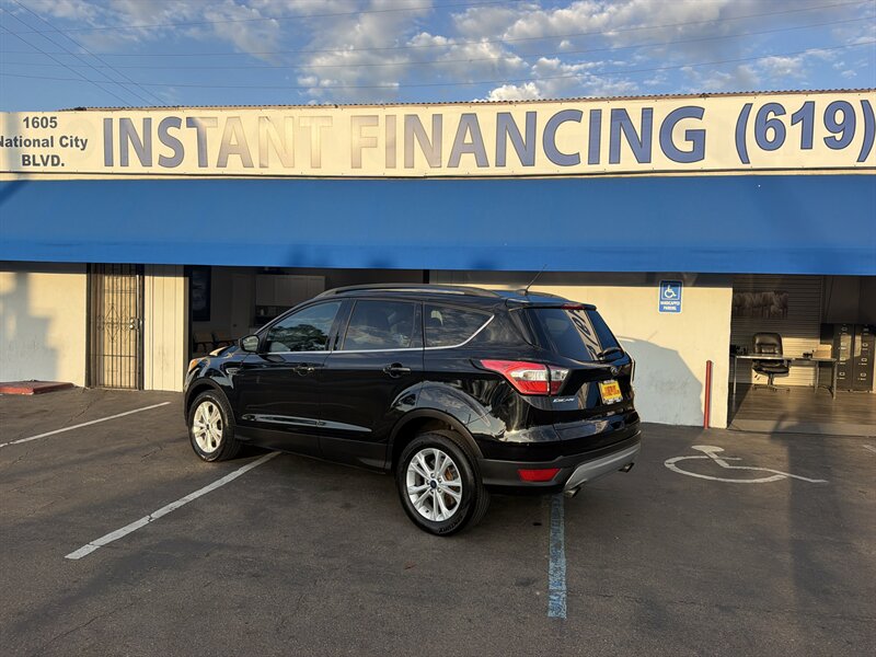 2018 Ford Escape SE - Photo 4 - National City, CA 91950