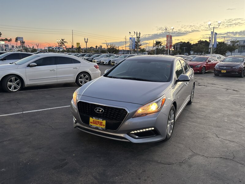 2016 Hyundai Sonata Hybrid Base's photo