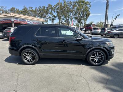 2017 Ford Explorer Sport - Photo 4 -