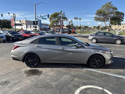 2023 Hyundai ELANTRA SEL   - Photo 6 - National City, CA 91950