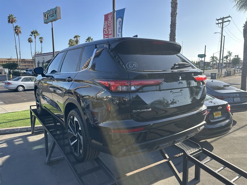 2022 Mitsubishi Outlander ES - Photo 4 -