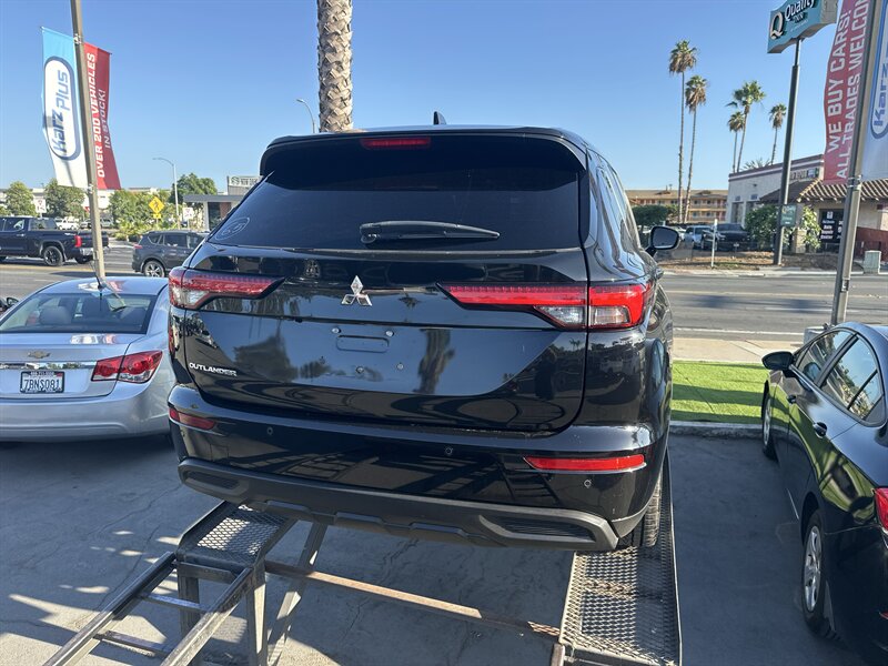 2022 Mitsubishi Outlander ES - Photo 3 -