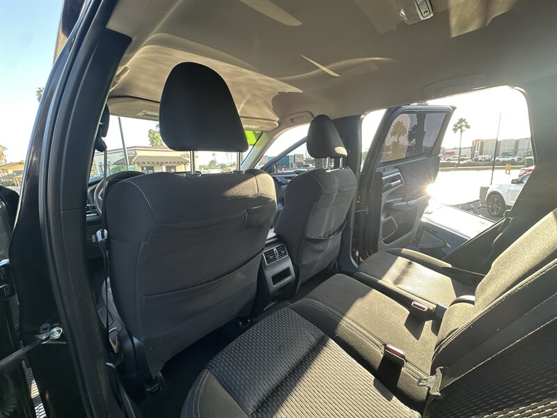 2022 Mitsubishi Outlander ES - Photo 11 -