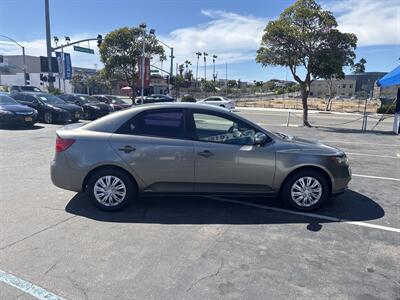 2010 Kia Forte EX   - Photo 6 - 