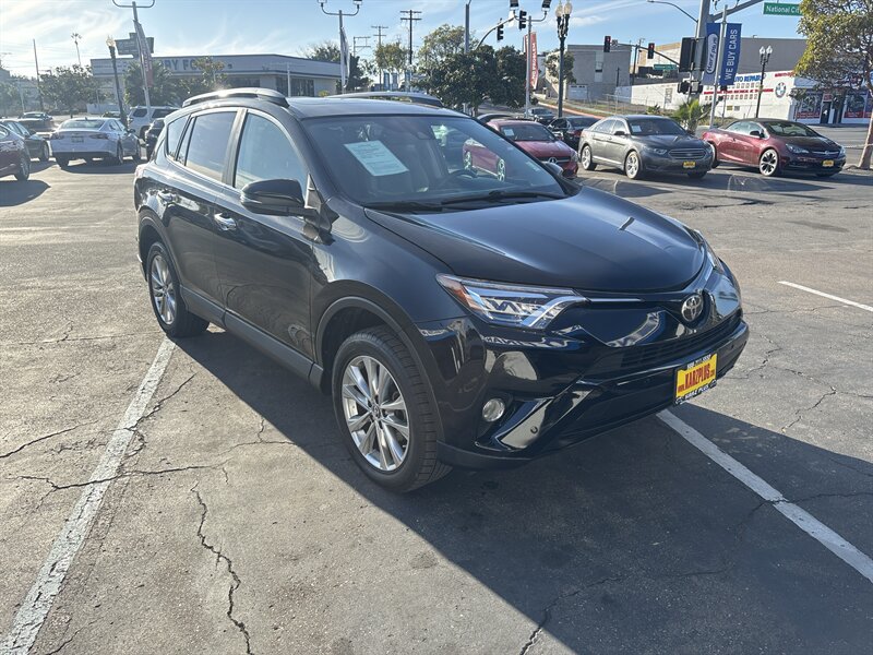 2017 Toyota RAV4 Limited photo 4