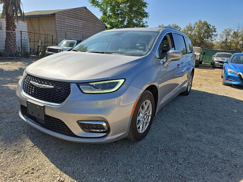 2021 Chrysler Pacifica Touring L - Photo 1 -