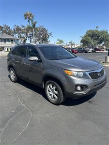 2013 Kia Sorento LX   - Photo 2 - 