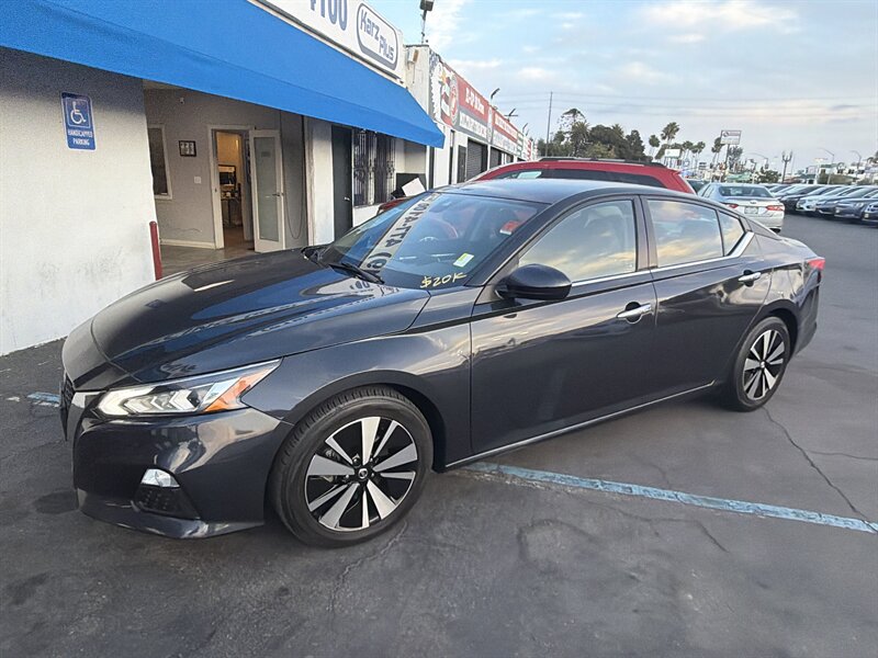 2022 Nissan Altima 2.5 SV  