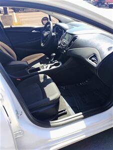 2017 Chevrolet Cruze LT Auto   - Photo 8 - National City, CA 91950