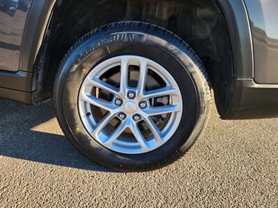 2023 Jeep Grand Cherokee L Laredo - Photo 8 - Lake Havasu City, AZ 86403