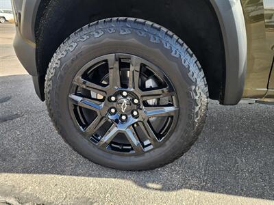 2025 Chevrolet Colorado 4WD Trail Boss   - Photo 10 - Lake Havasu City, AZ 86403
