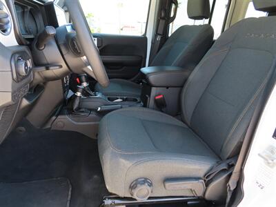 2024 Jeep Wrangler Sahara   - Photo 12 - Lake Havasu Cit, AZ 86403