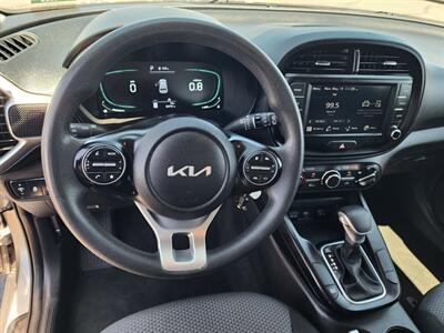 2023 Kia Soul LX   - Photo 2 - Lake Havasu Cit, AZ 86403